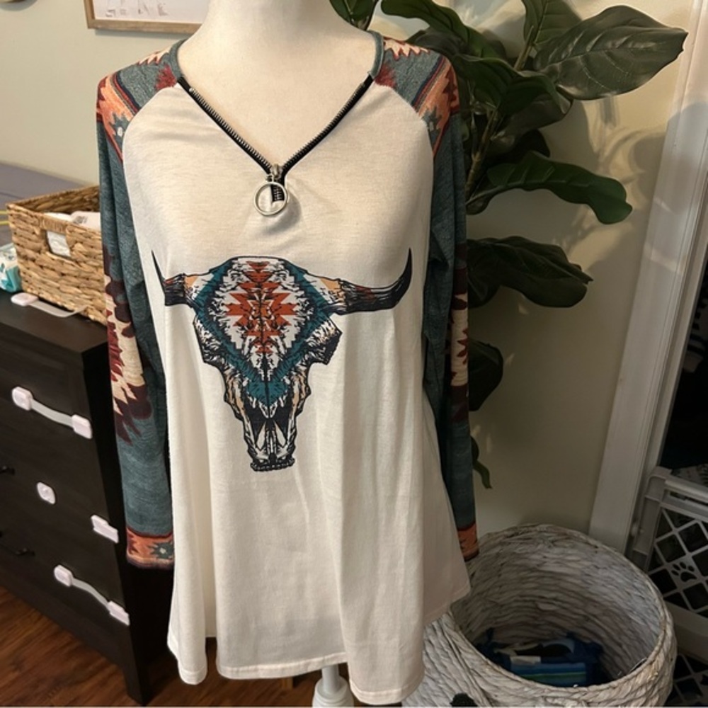 Geometric aztec long sleeve shirt size Small NWOT